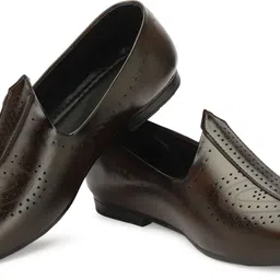 blenko Mojari/Sherwani/Loafer Ethnic Footwear Punjabi Jutti Mojaris For Men image 5