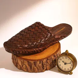 kolhapuri Men Sandal image 3