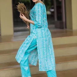 women basket Women Cotton Blend Kurta Pant Set image 3