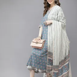 libas Women Cotton Blend Kurta Palazzo Set image 5