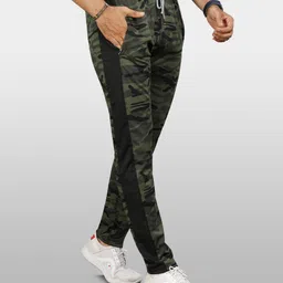 vebnor Men Solid Green Track Pants image 4