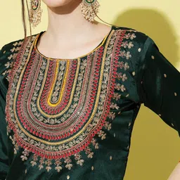 vredevogel Women Silk Blend Kurta Pant Dupatta Set image 4