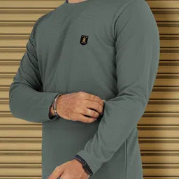 vebnor Men Solid Round Neck Polyester Green T-Shirt image 4