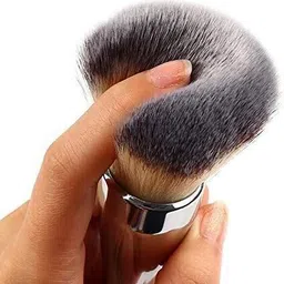 hudabird Designed to apply makeup with expert precision image 5