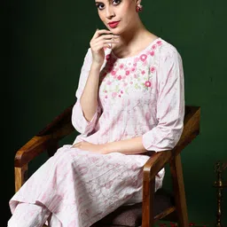 Jaipur Kurti Women Floral Embroidered Kurta Set-image-11