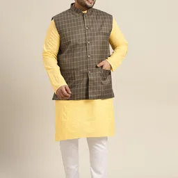 SOJANYA PLUS Plus Size Men Yellow Embroidered Kurta with Pyjamas & Nehru Jacket-picture-38