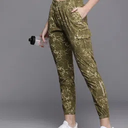 HRX by Hrithik Roshan Women Printed Rapid-Dry Training Joggers-picture-11