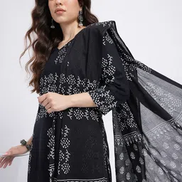 HERE&NOW Indie Floral Printed Kurta with Trousers & Dupatta-picture-29