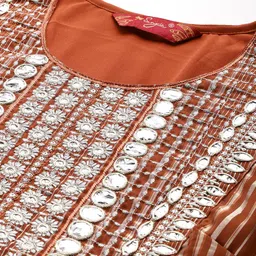 Sangria Yoke Embroidered Floral Lurex Printed Kurta Set With Dupatta image 2