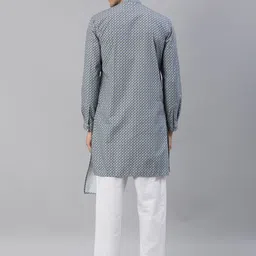 Freehand by The Indian Garage Co Men Grey Navy Blue Printed Asymmetric Straight Kurta image 4
