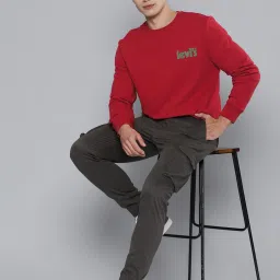 levi's Men's Solid Red Crew Neck Sweatshirt image 1