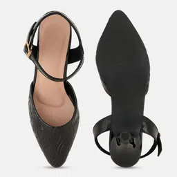 Rubeezz Textured Party Kitten Sandals with Buckles image 2