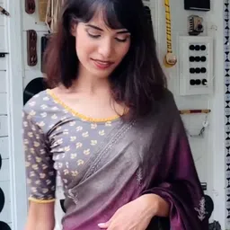 Bindigasm's Advi Printed Saree Blouse-image-12