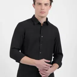 Numero Uno Black Slim Fit Solid Shirt-image-80