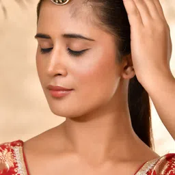 Silvermerc Designs Gold-Plated Kundan Studded Pearl Beaded Maang Tikka image 3