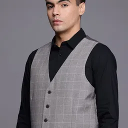 Raymond Checked Notched Lapel Single-Breasted Three Piece Formal Suit image 3