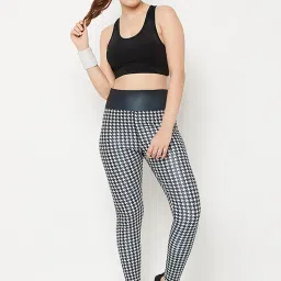 Clovia Black Houndstooth Pattern Sports Tights image 5