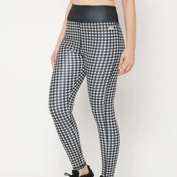 Clovia Black Houndstooth Pattern Sports Tights image 3