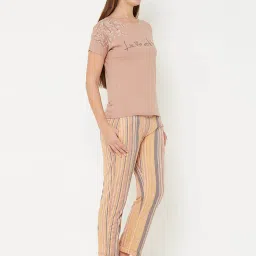 Sweet Dreams Rose Tan Printed T-Shirt With Pyjamas image 4