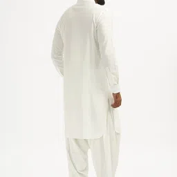 VASTRAMAY Men Regular Kurta with Patiala image 4