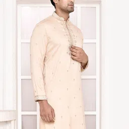 MAAHI FABS Men Thread Work Kurta image 3