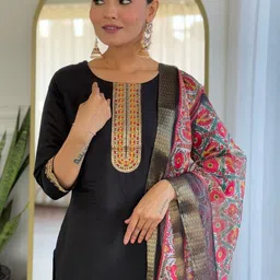 KALINI Floral Embroidered Straight Thread Work Kurta With Trousers & Dupatta image 4