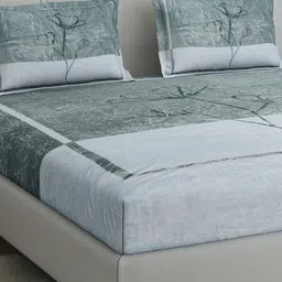 Monte Carlo Green & White Geometric Printed 330 TC Bedsheet with 2 Pillow Covers 331 GSM-picture-22