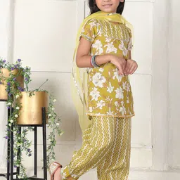 Cutiekins Girls Printed Round Neck Gotta Patti Straight Kurta With Palazzos & Dupatta image 4