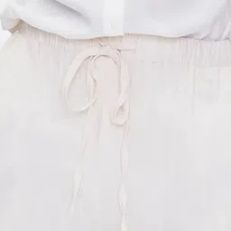 Forever 21 Cream Regular Fit Shorts image 5