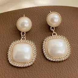 TheVineGirl Gold-Plated Square AD-Pearl Earrings image 5