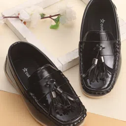 Cute Walk by Babyhug Slip On Loafers with Tassels Applique - Black-picture-15