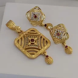 OM KRISHIV COLLECTION Gold-Plated Stone-Studded Jewellery Set image 2