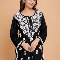 Sidhidata Floral Embroidered Kurti image 4