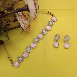 Women Click Gold-Plated Stone-Studded Jewellery Set image 2