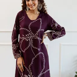 Indo Era Women Floral Printed Regular Thread Work Kurta with Trousers image 2