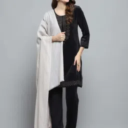 Monte Carlo Women's Peach Solid Shawl image 1