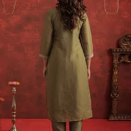 Indo Era Ethnic Motifs Embroidered V-Neck Straight Kurta With Trousers & Dupatta image 3