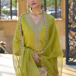 CANIZZARO Women Ethnic Motifs Embroidered Regular Thread Work Chanderi Silk Kurta with Trousers & With image 4