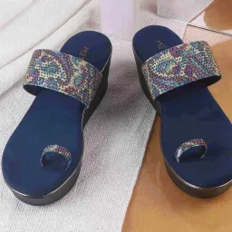 Metro Women's Blue Toe Ring Wedges image 1