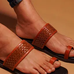 dmodot Men Woven Design Leather Slip-On Sneakers image 2