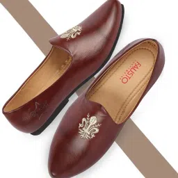Fausto Men's Cherry Casual Juttis image 1