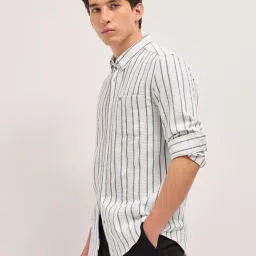 The Bear House White Cotton Textured Regular Fit Shirt image 3