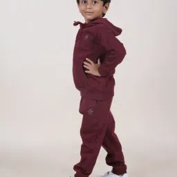 Kiddopanti Boys Maroon Solid Full Sleeves Hoodie with Trackpants image 3