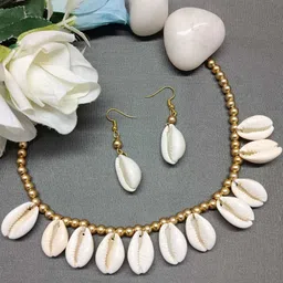 NIPSTec White Alloy Artificial Stones & Beads Jewellery Set image 1