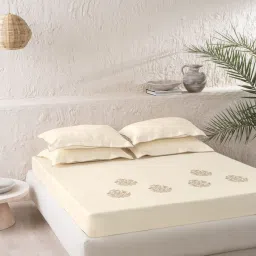 DDECOR Live beautiful Motif Pearl White 210 TC Cotton King Bed Sheet with 2 Pillow Covers image 1