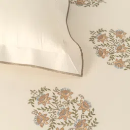 DDECOR Live beautiful Motif Pearl White 210 TC Cotton King Bed Sheet with 2 Pillow Covers image 2