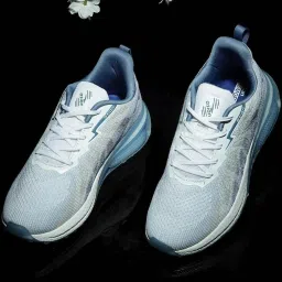 Asian Men's White Running Shoes image 1