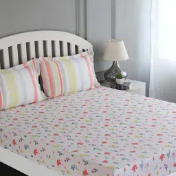 GMF White & Red Cotton 150 TC Bed Sheet Set image 1