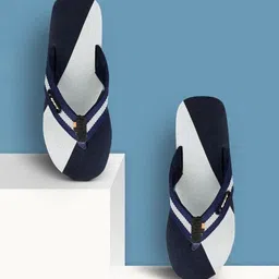 Sparx Men Printed Thong Flip-Flops image 2