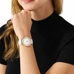 Michael Kors Women Leather Textured Straps Analogue Watch MK4818 image 5